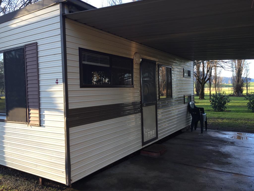Colac Colac Caravan Park Corryong Esterno foto